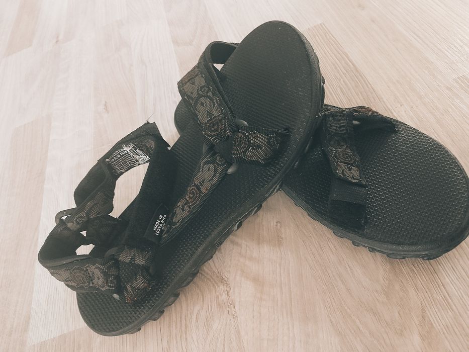 Sandale Teva  stare foarte buna
