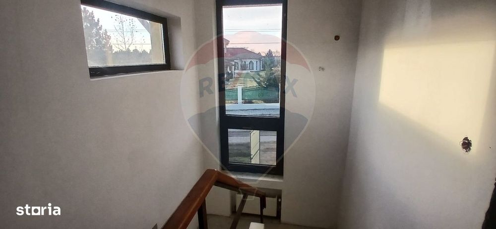 Casa individuala 4 camere cu teren 454 mp cartier privat Crevedia