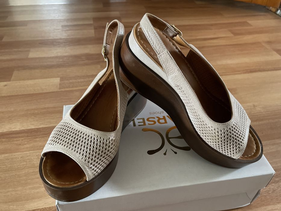 Сандалии женские