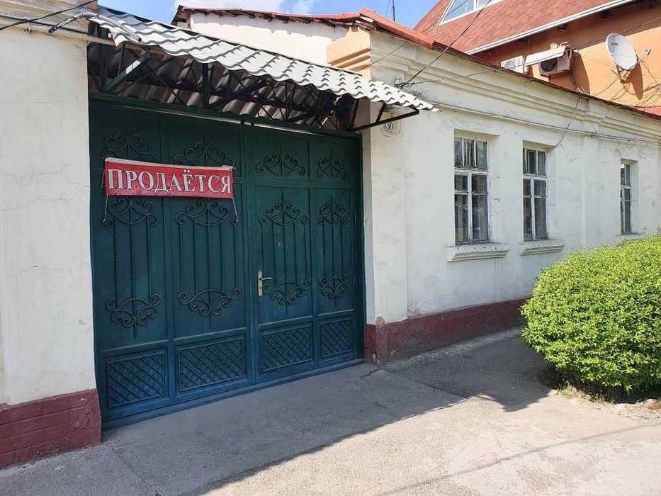 Продаётся дом, 4 комнаты + утеплённая веранда, участок 4 сотки.