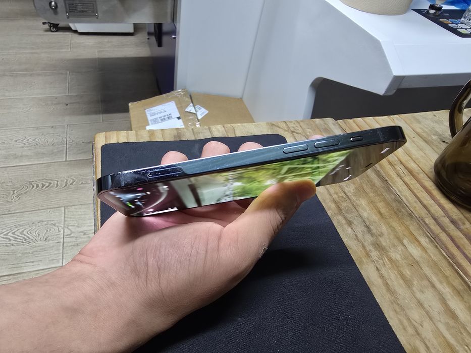 Iphone 12 pro (idealno)