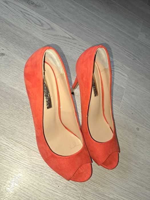 Pantofi eleganți, culoare corai
