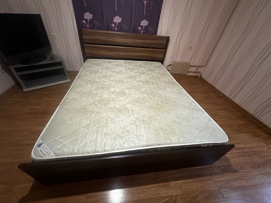 Кровать двуспальная