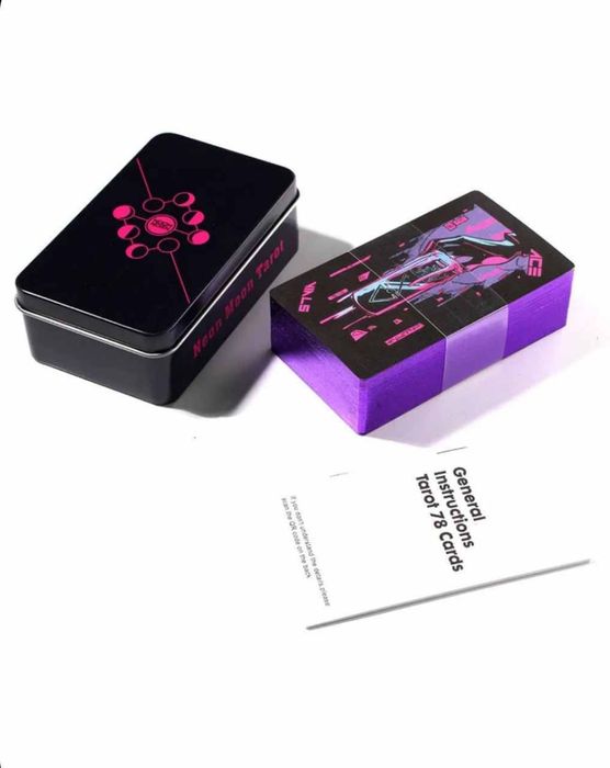 Карты МАК Таро Неоновой луны (Neon Moon Tarot) в жестяном боксе.