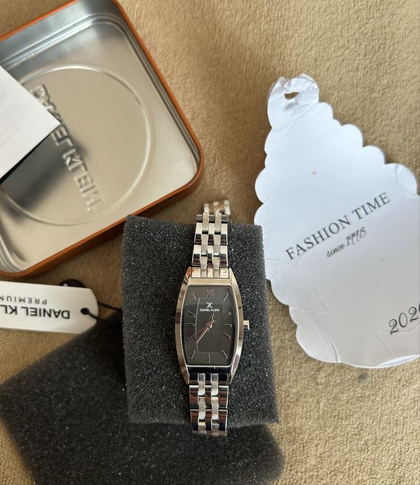 Женские часы от Daniel Klein
