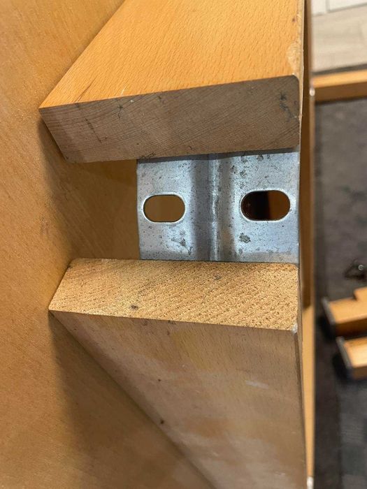 Масивна Разтегателна Тразпезна Маса