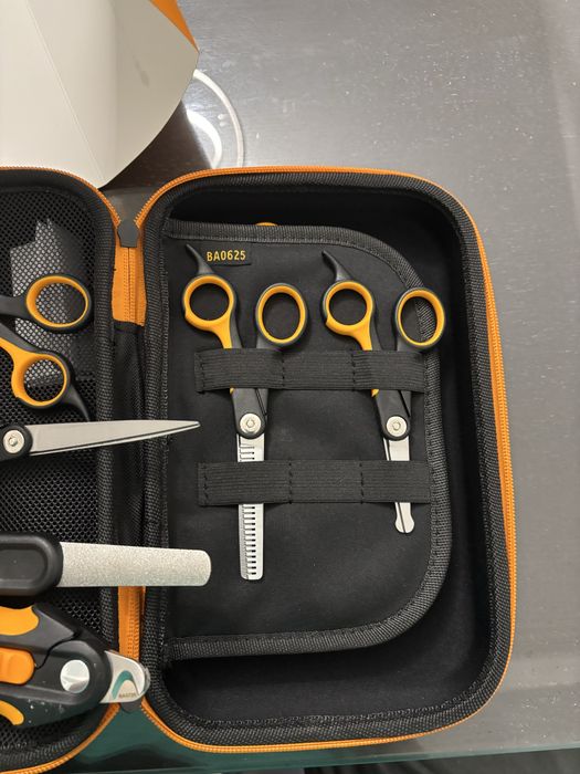 Trusa canina Fiskars