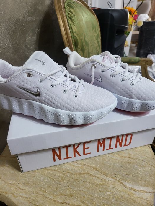 Se vinde Nike Mind
