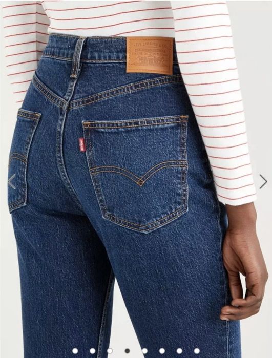 Blugi Levis flare