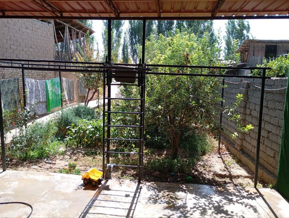 Участка сотилади 3.соток файзли махаллада,дурмон аргинда