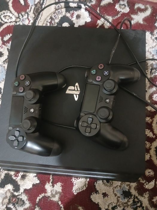 Playstation 4pro hali ideal kopishlatilmagan qizmidi qotmidi