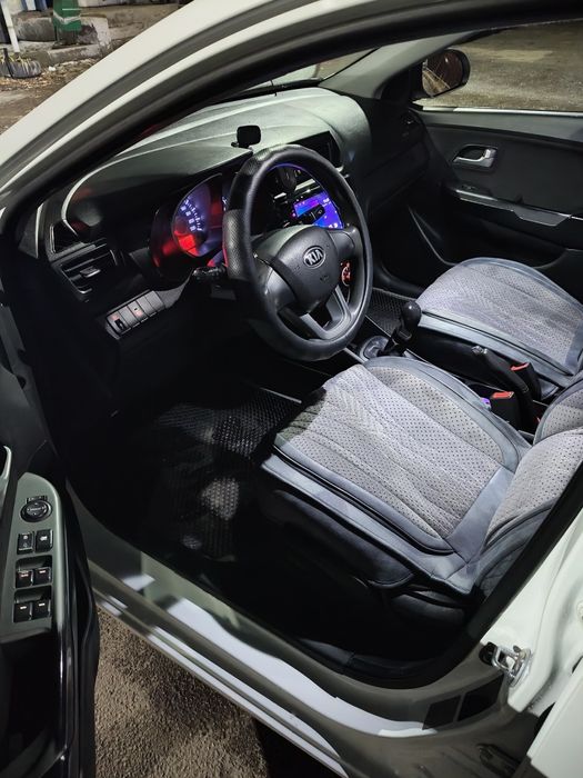 Киа Рио продам...