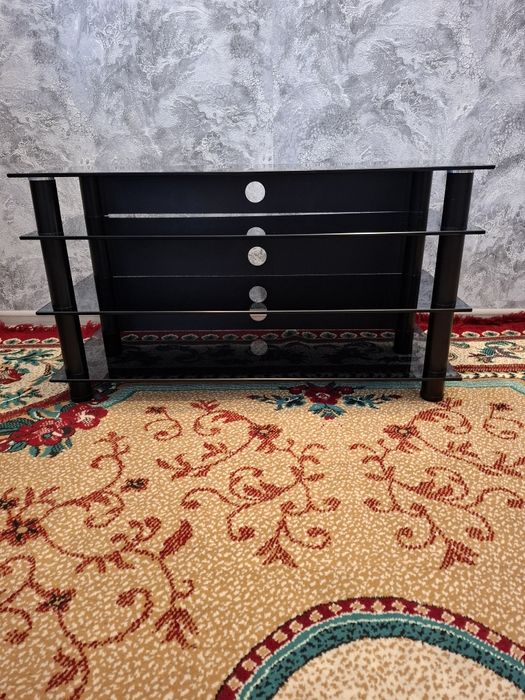 Продаю тумбу под телевизор