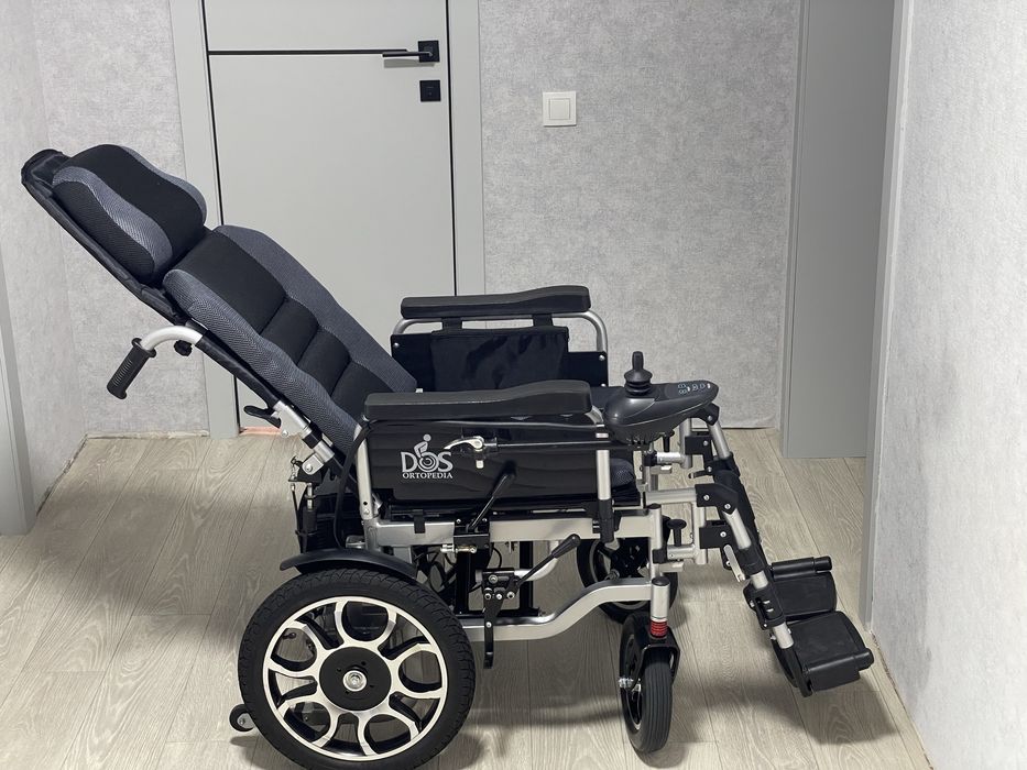 Электроприводная инвалидная коляска
