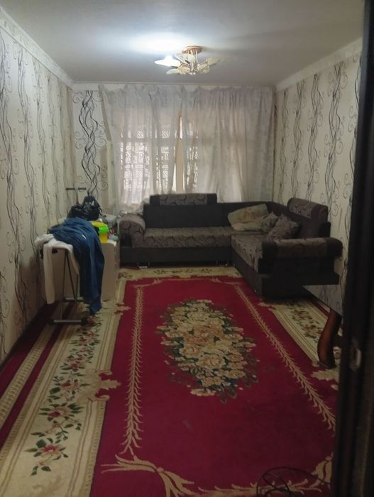 Сотилади 2 хонали 8 мкрн