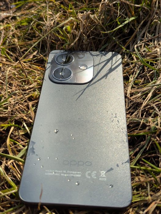 Oppo40m 8/256 идеал