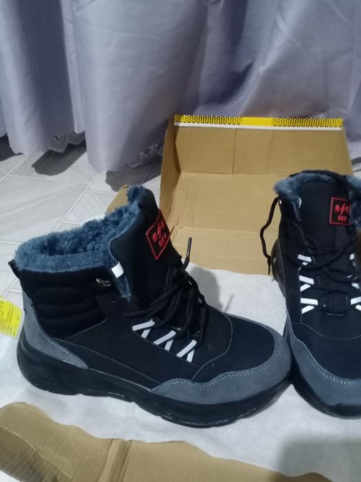 Мужские зимние кросовки