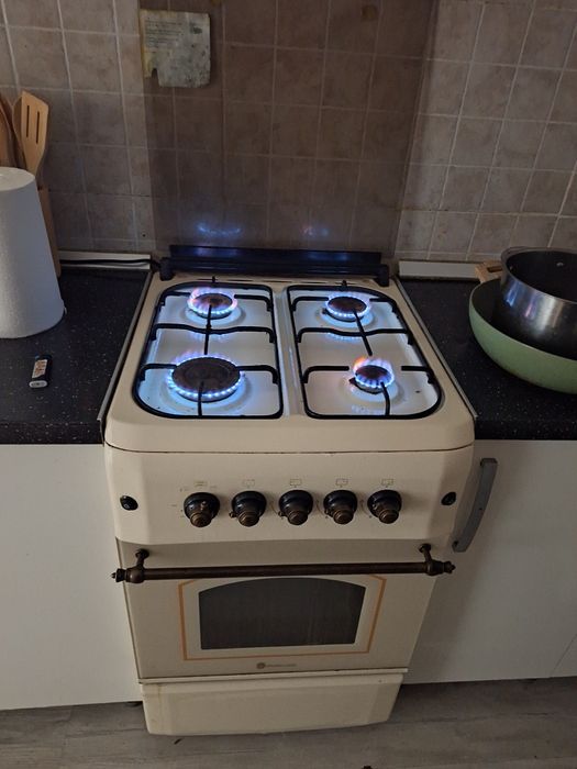 Aragaz 4 ochiuri Studio Casa