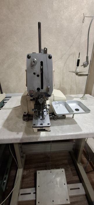 Продам пуговичную машину