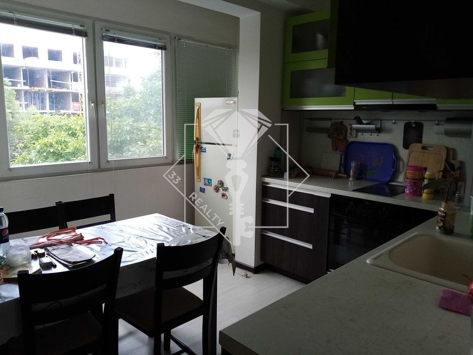 Продава се Тристаен апартамент в Пловдив, Гагарин - 65 кв.м за 1600 €/кв.м - Снимка #1