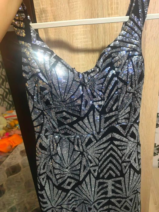 Официална рокля с пайети