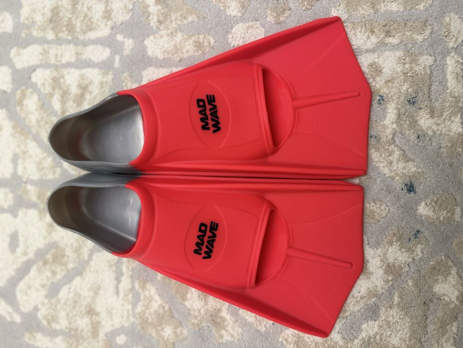 Продаю плавательные ласты MAD WAVE