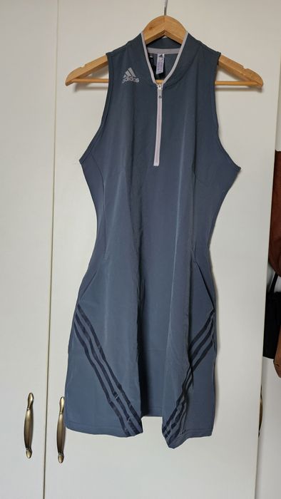 НОВА тенис рокля ADIDAS, M размер, с етикет