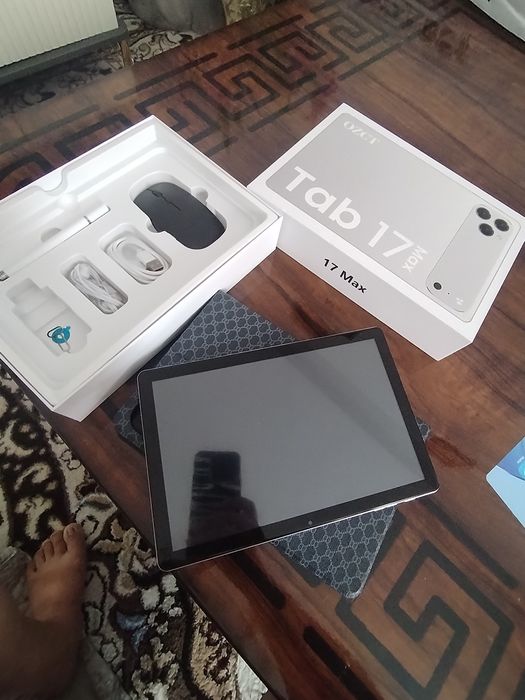 Планшет сотилади Tab17 max