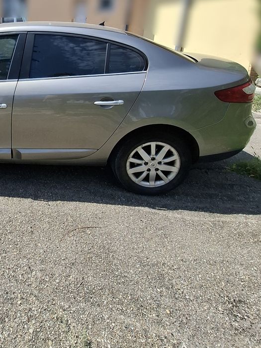 Renault Fluence 2010  1.6 benzina cutie manuală