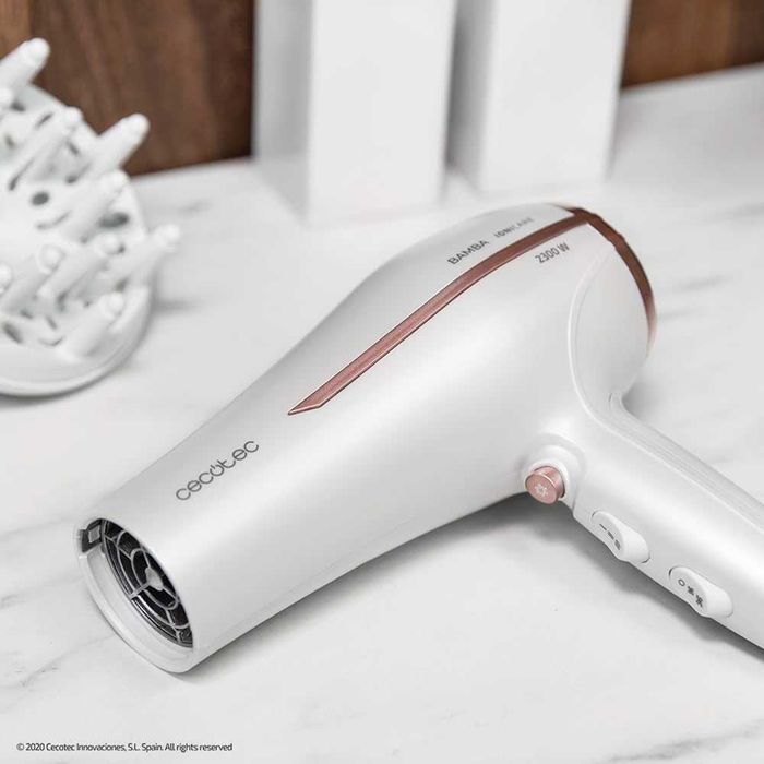 Сешоар за коса Cecotec Bamba IoniCare 5200 Aura, 2300W , концентратор и дифузер, DC мотор