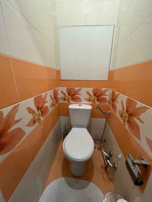 Фархадский рынок, трехкомнатная на втором этаже