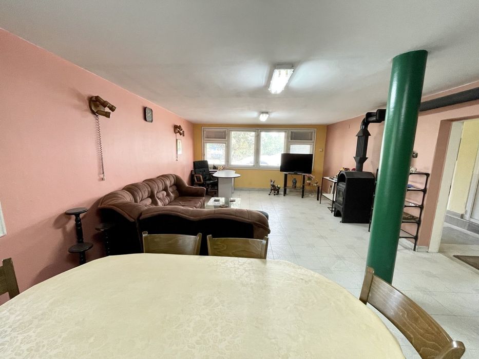 Самостоятелна къща под наем гр.Русе кв.Средна кула