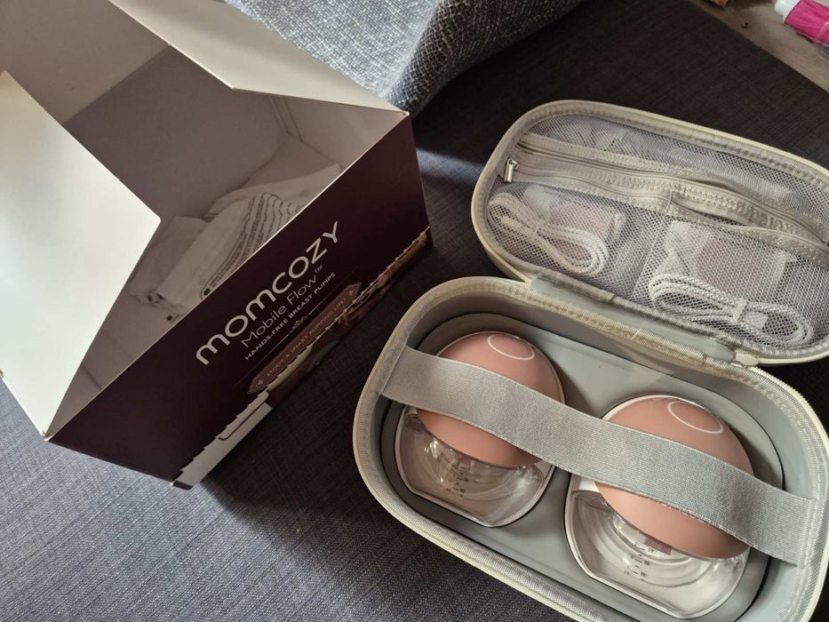 Помпа за кърма Momcozy M9 с още една помпа подарък към нея