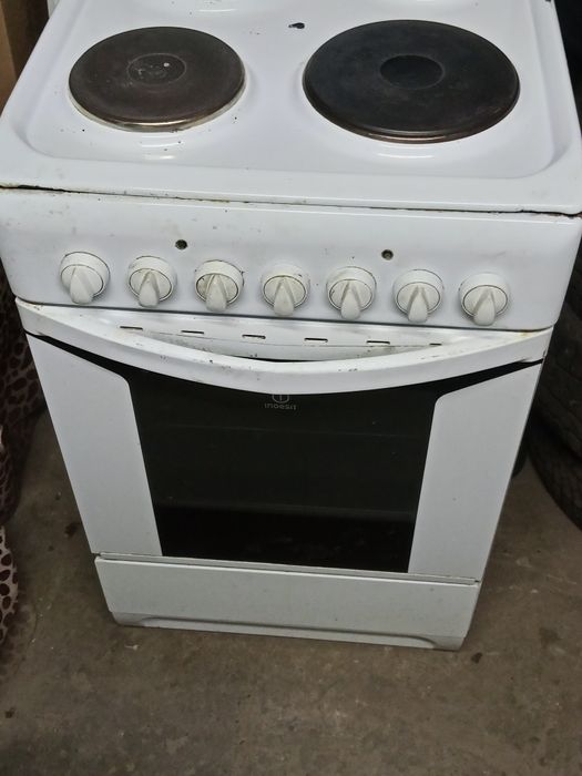 Продам электрическую плиту