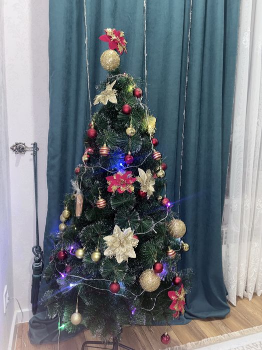 Продам елку срочно! Шырша сатамын срочно