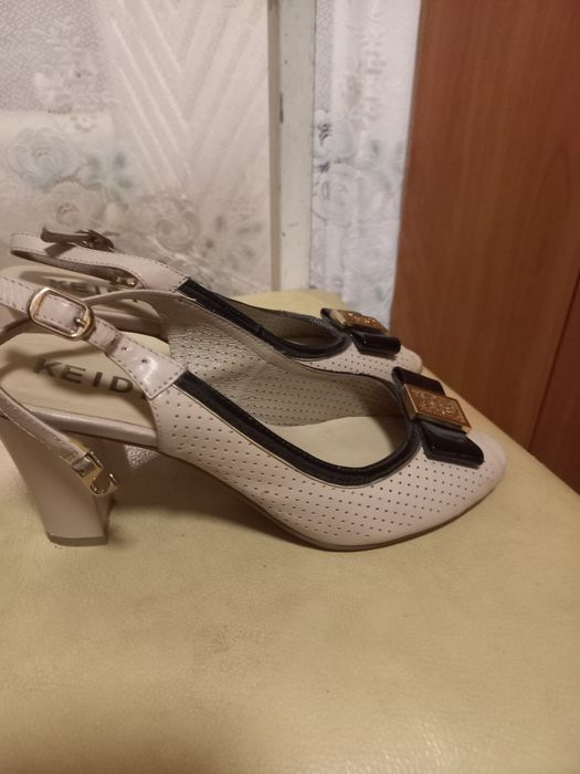 Продам женскую обувь