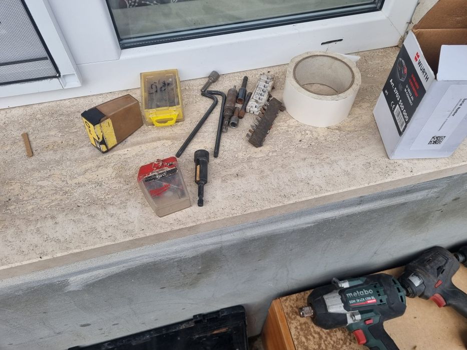 Vând scule millwaukee  m12,m18