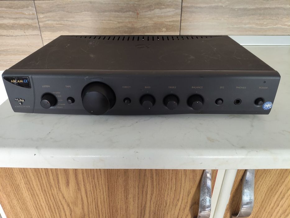 Arcam Alpha 8, amplificator stereo made in England, sunet foarte bun!