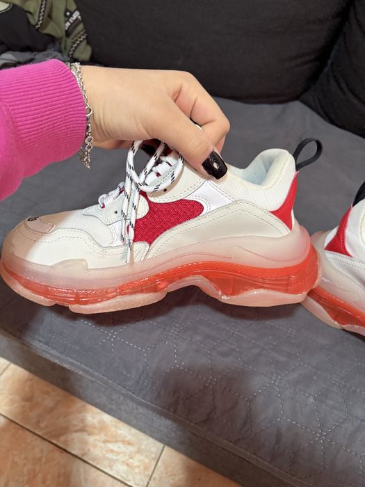 adidasi balenciaga triple s