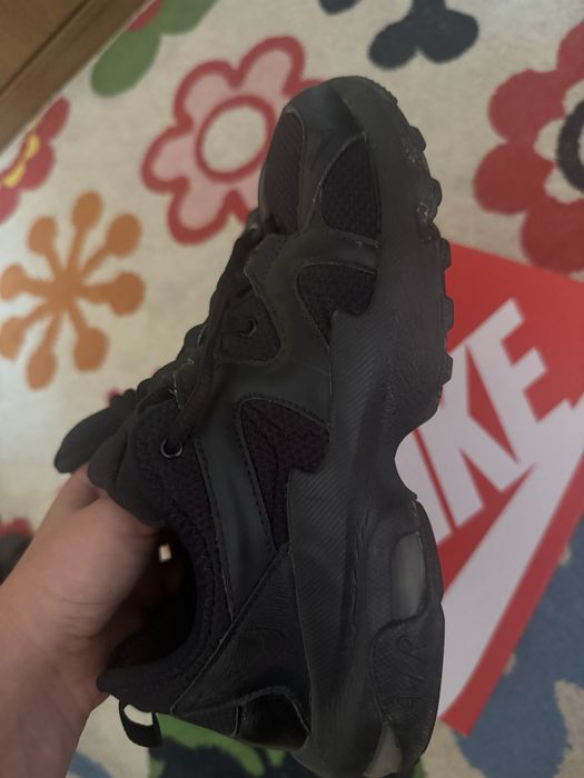 Vand Nike Air in stare perfecta