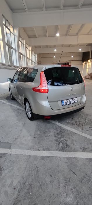 RENAULT Grand Scenic 2010 — imagine 3