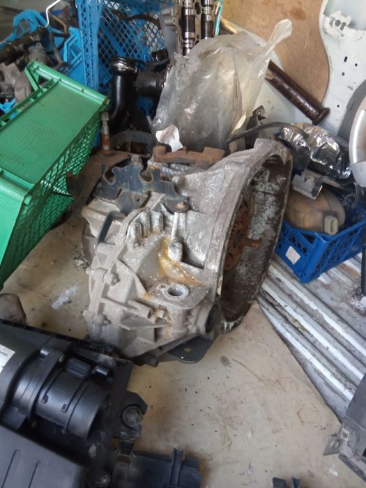 Продава се на части Рено Трафик