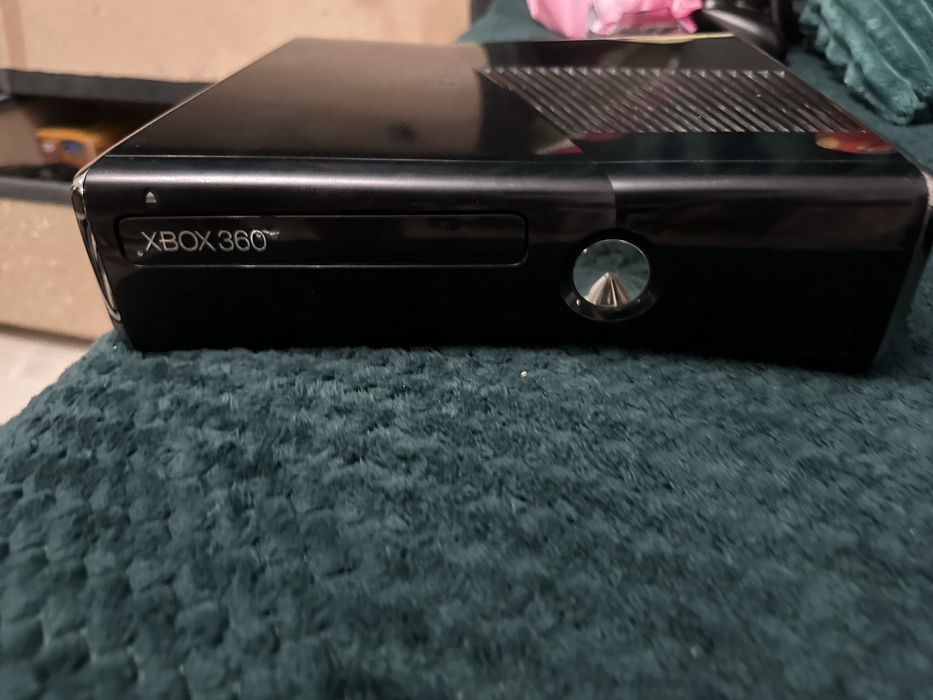 vand consola xbox 360