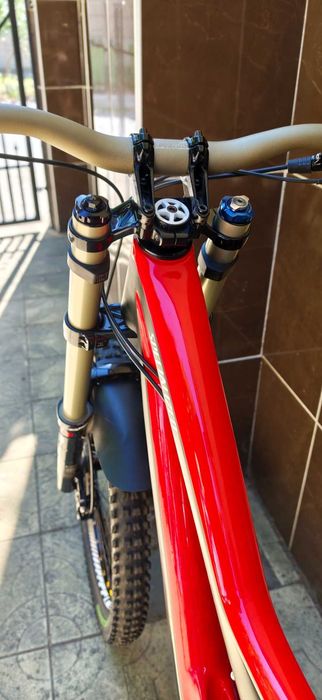 Specialized S-Works Demo 8 Carbon – Легендарен DH Флагман! Top Spec