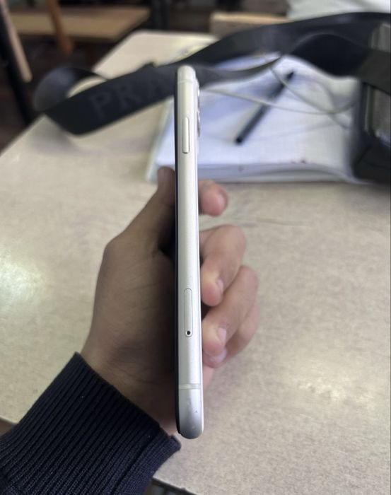 Продам Iphone 11