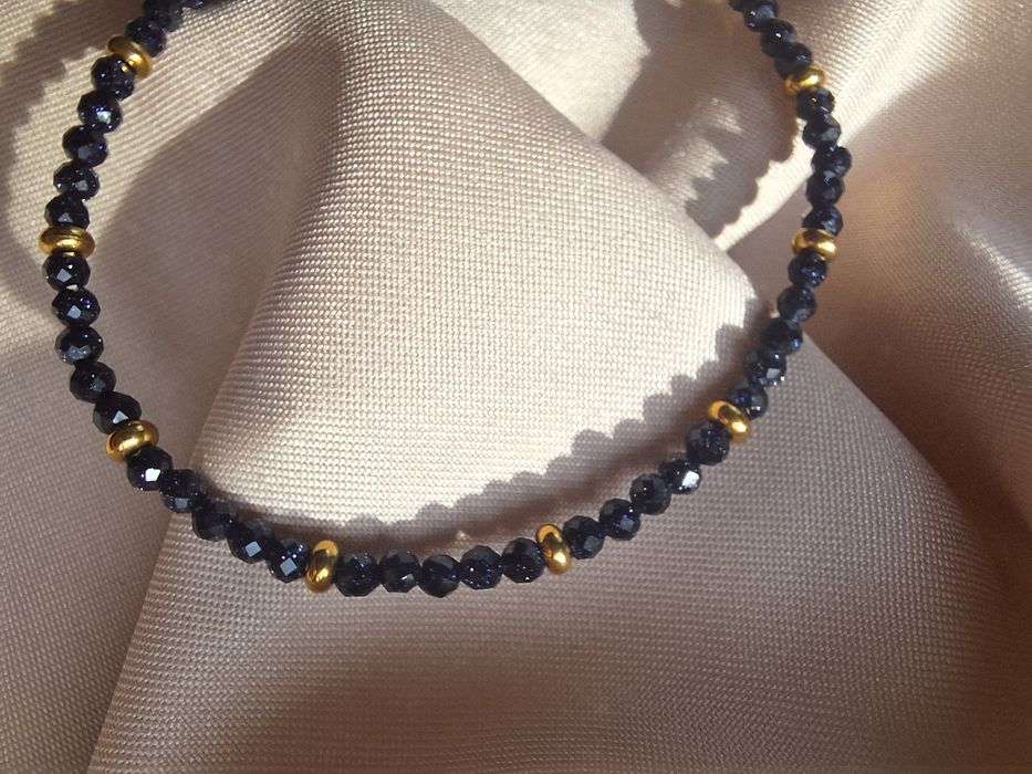 Колиета и гривни от естествени камъни  по поръчка