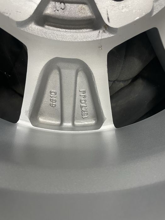 6.139,7 R16 Pajero Sport диски