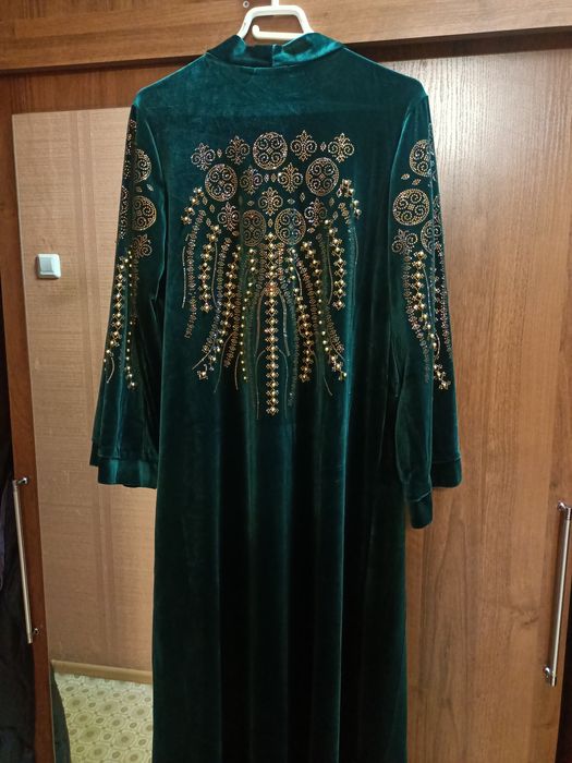 Ұлттық шапан , камзолдар сатылады