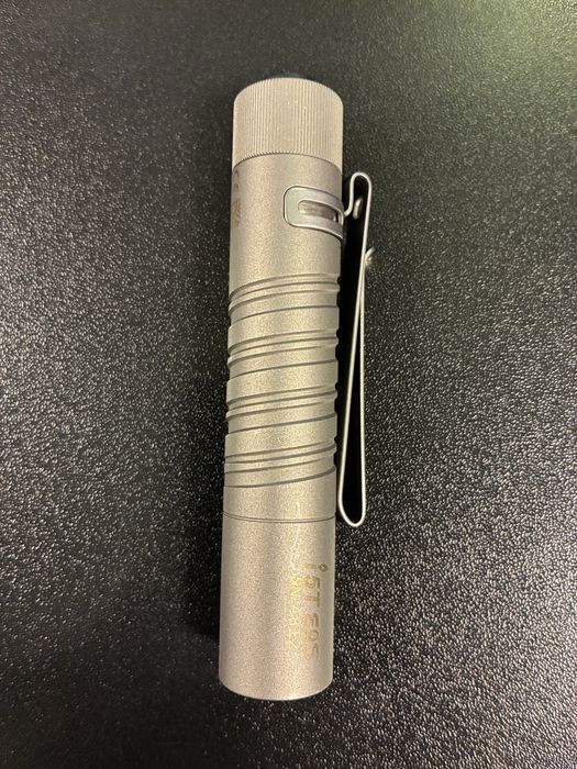 Фенерче Olight i5t Ti