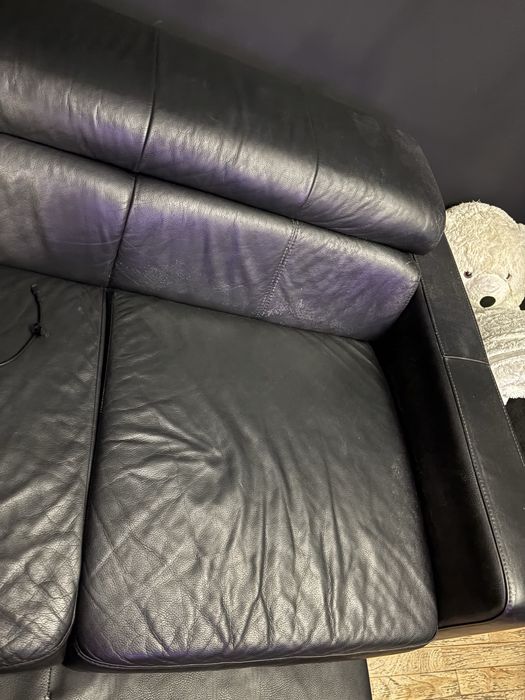 Кожен диван Г образен